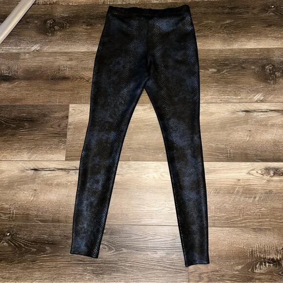 Express Women’s leggings, black, size small regular, spandex pants - Picture 2 of 7